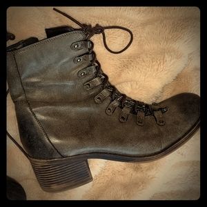 Billabong Distressed Spring Booties-Taupe